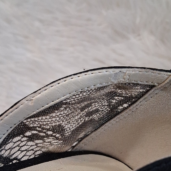 Lulu Townsend NWOT Elegant Black Lace Heels - Picture 11 of 11